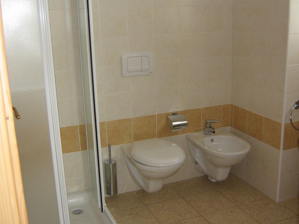 Pieve Tesino Taxus Hostel חדר תמונה