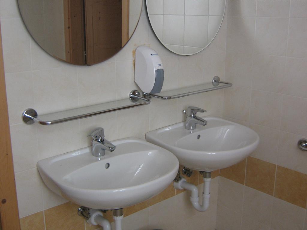 Pieve Tesino Taxus Hostel חדר תמונה