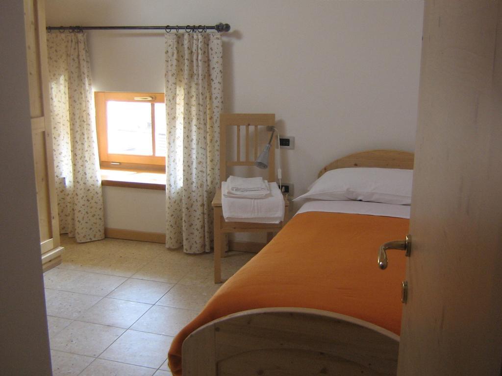 Pieve Tesino Taxus Hostel חדר תמונה